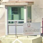 Carcere , scovati micro-cellulare e droga e all’esterno fuochi d’artificio